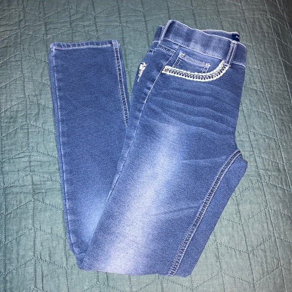 Two pants - Picture 2 of 9